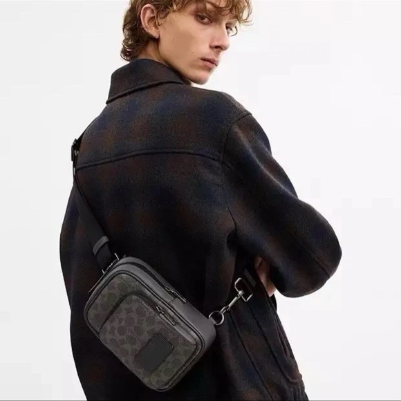 Coach - Picture 4 of 9